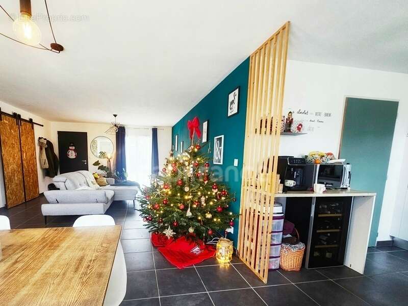 Maison à VENDEUVRE-DU-POITOU