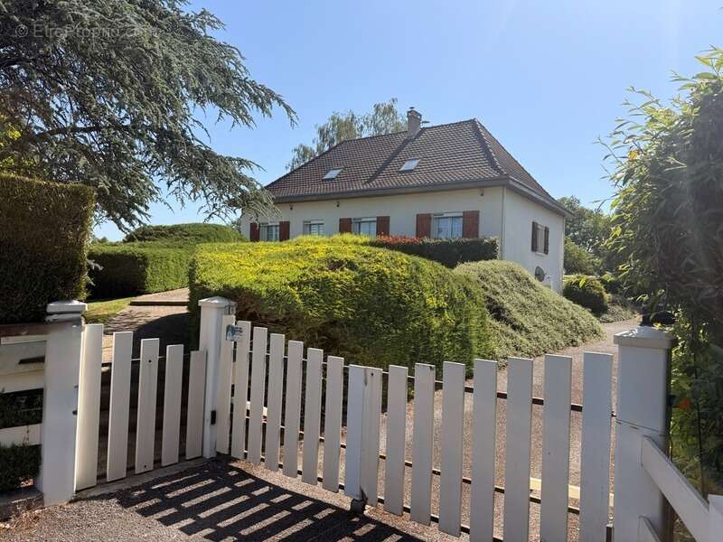 Maison à CHENIERS