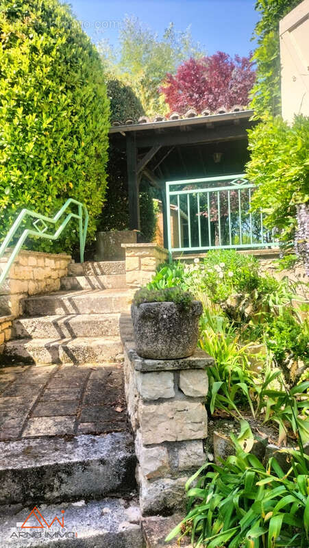 Maison à CAHUZAC-SUR-VERE