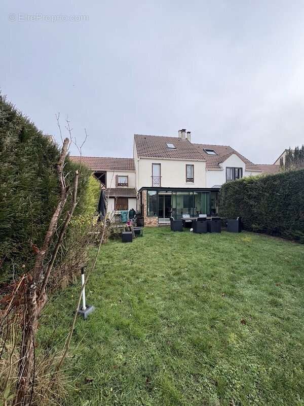 Maison à TOUSSUS-LE-NOBLE