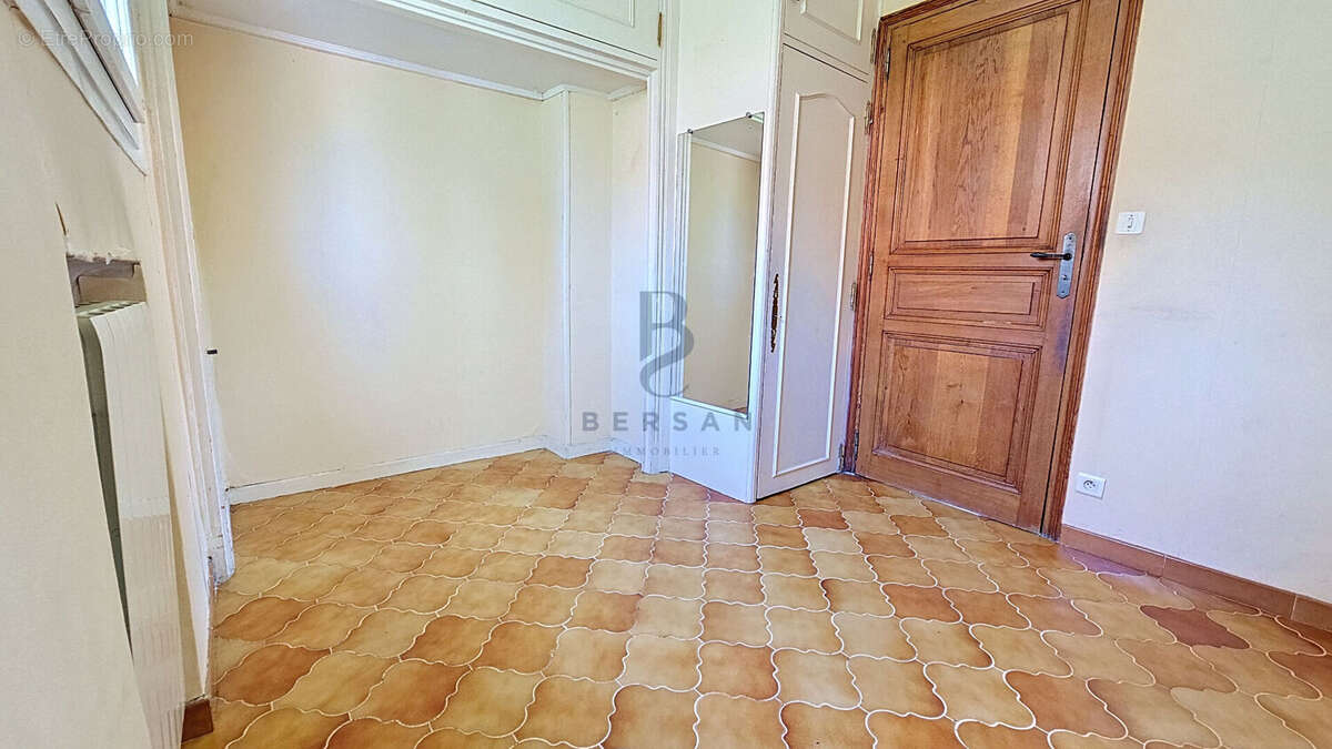 Saint raphael - bas valescure appartement haut de villa avec jardin - photo 12