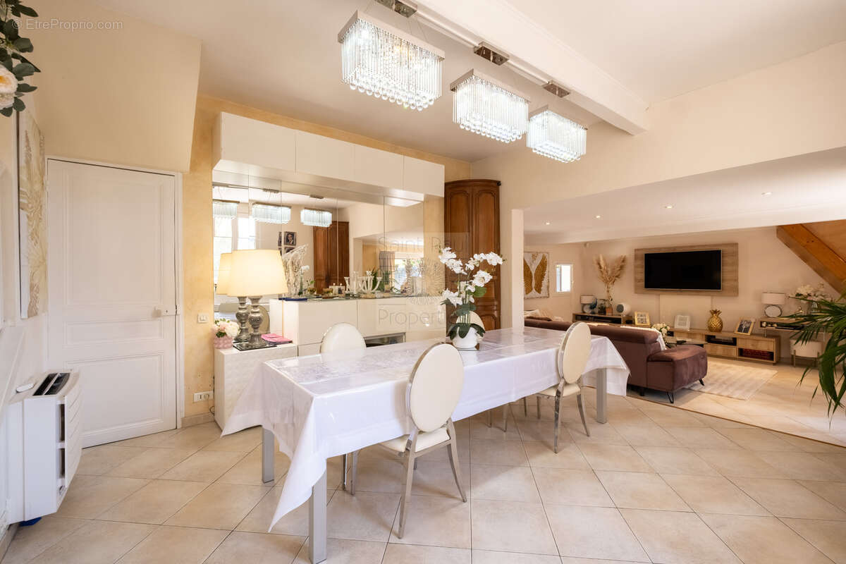 CHARME et CALME ABSOLU - MAISON 156m2 - Saint-Laurent-du-Var - photo 13