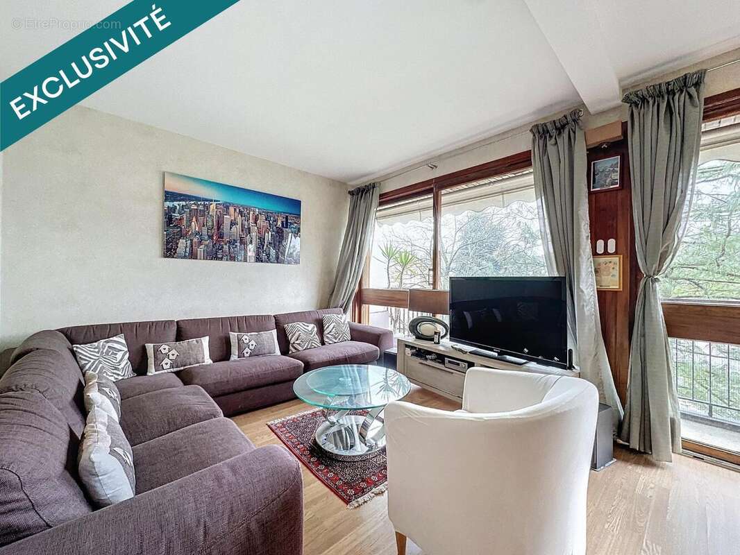 Photo 5 - Appartement à LA CELLE-SAINT-CLOUD