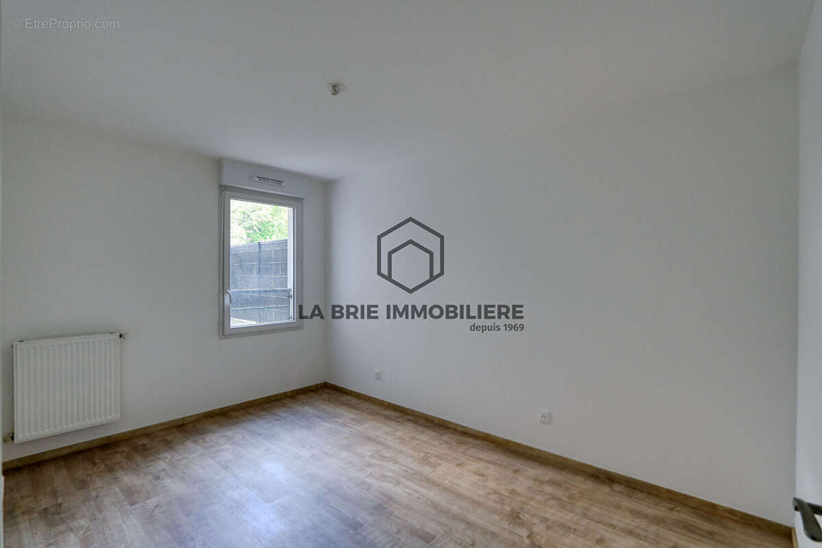 Appartement à EMERAINVILLE