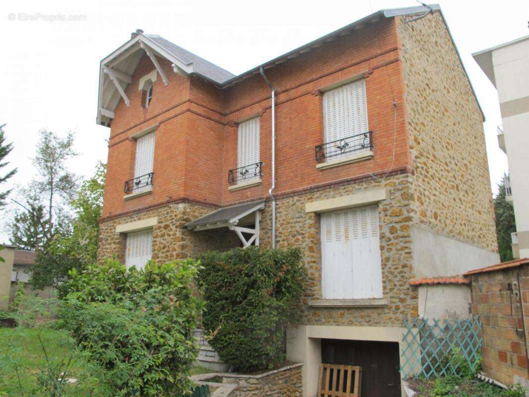 Maison à SAINT-MAUR-DES-FOSSES