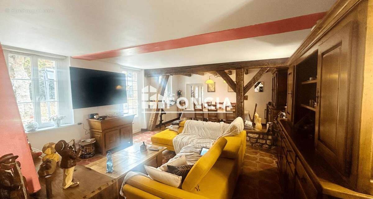 Maison à MARVILLE-MOUTIERS-BRULE
