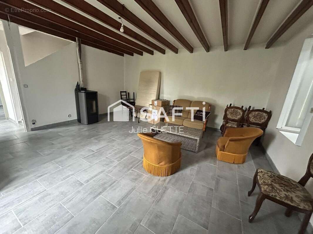 Maison 100 m² à Montournais  - photo 2