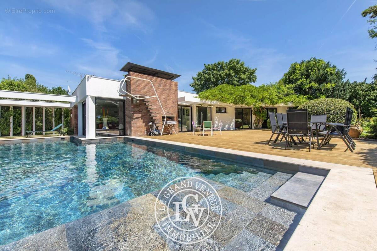 Maison à FONTAINEBLEAU