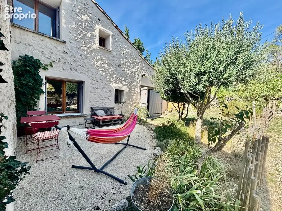 Maison de village avec jardin, terrasse et garage. Vue Ventoux - photo 2