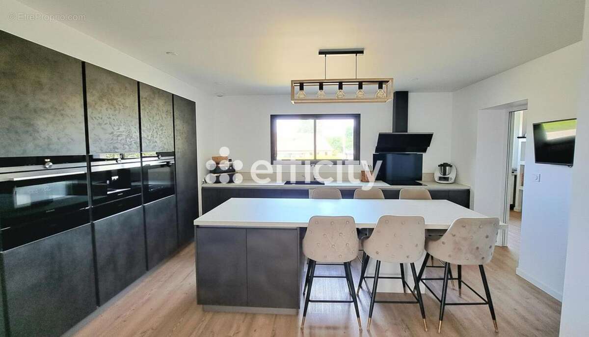 Maison 150 m² à Artigueloutan  - photo 8