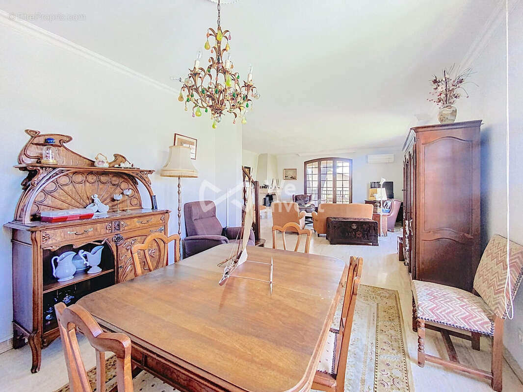 Maison à SAINT-JEAN-DE-VEDAS