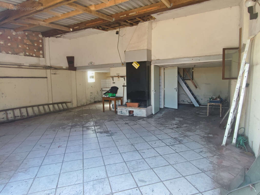 Remise/ Garage avec terrain - photo 7