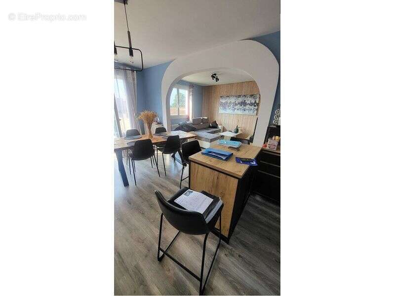 Appartement à MONTROND-LES-BAINS