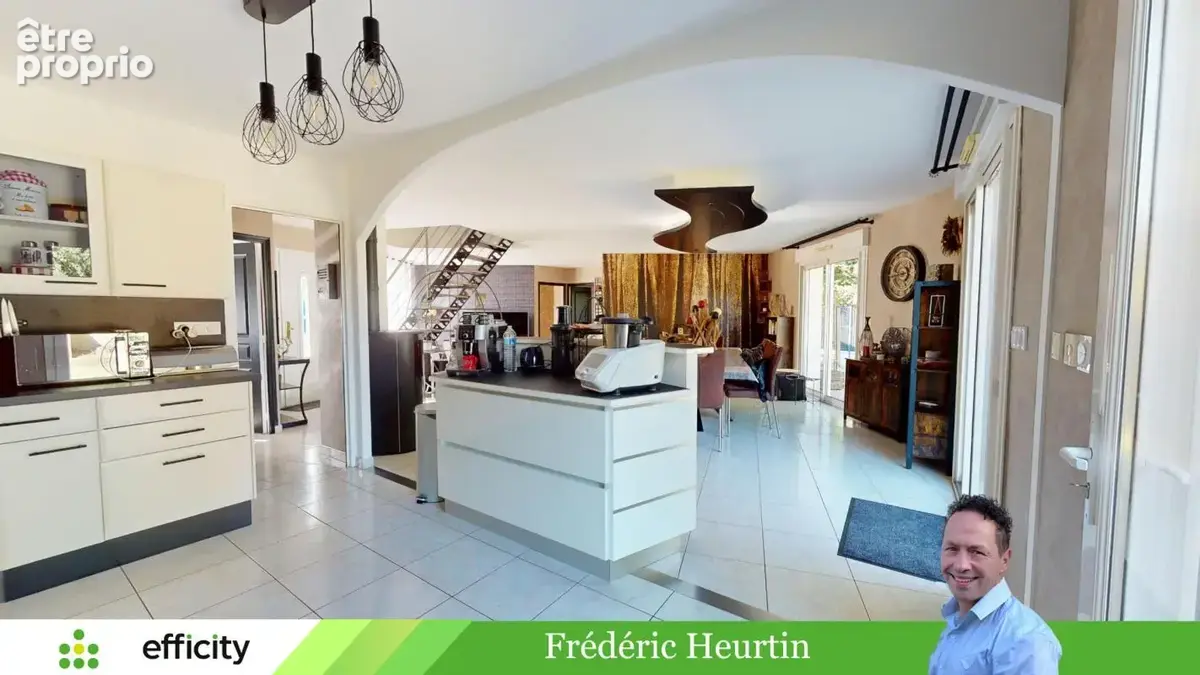 Maison 145 m² à Saint-Ouen-Des-Toits  - photo 5