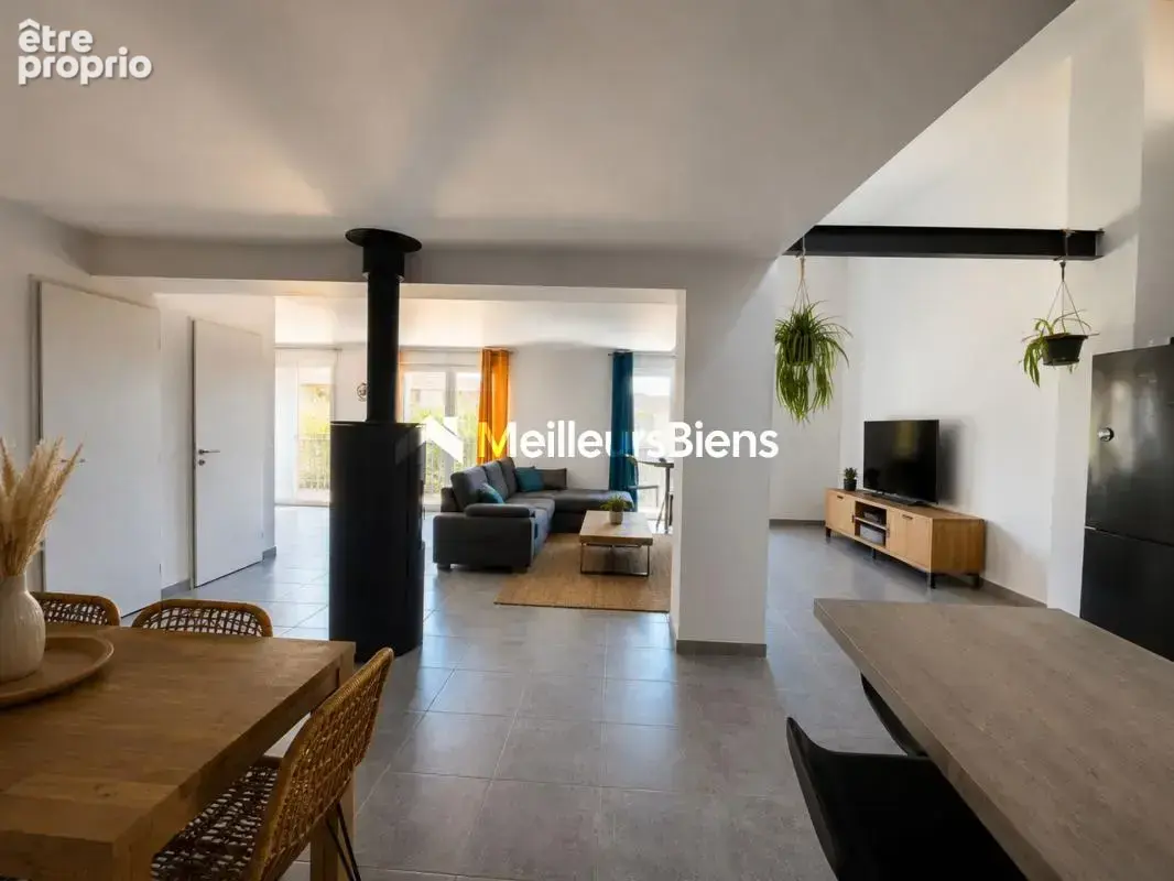 Ancienne Grange rénovée de 126 m² avec jardin et grand garage - photo 4