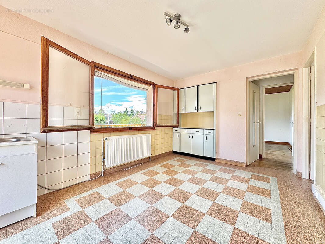 Maison à VILLE-LA-GRAND