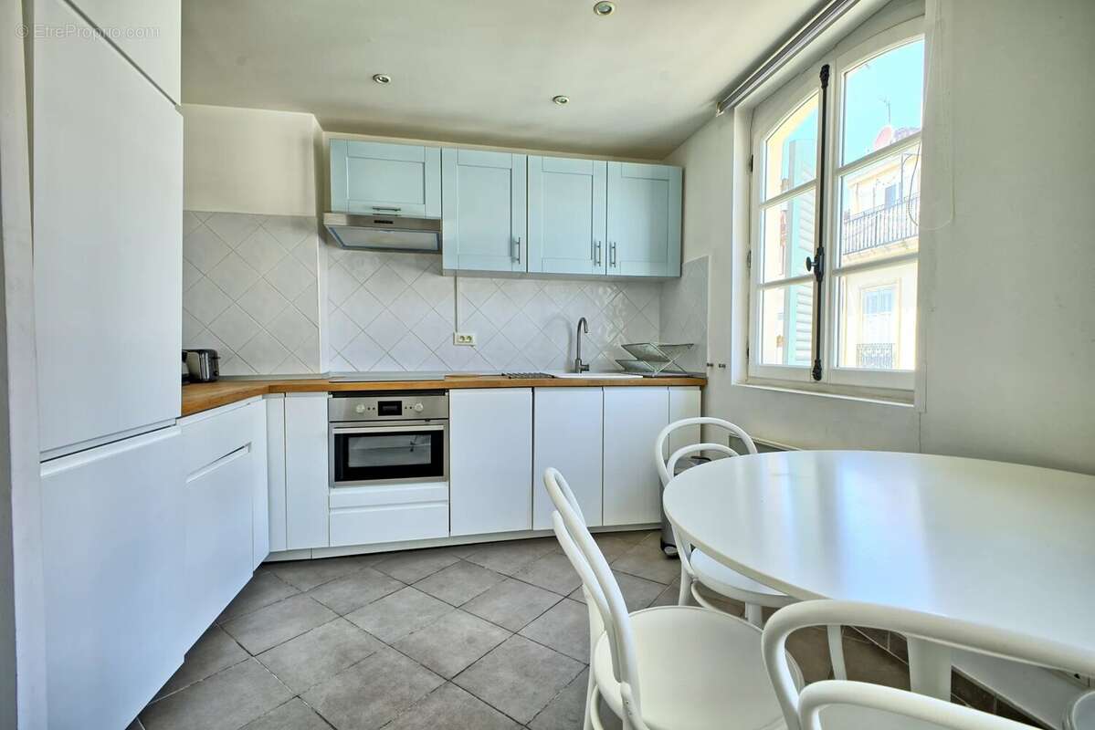 Appartement à MARSEILLE-1E
