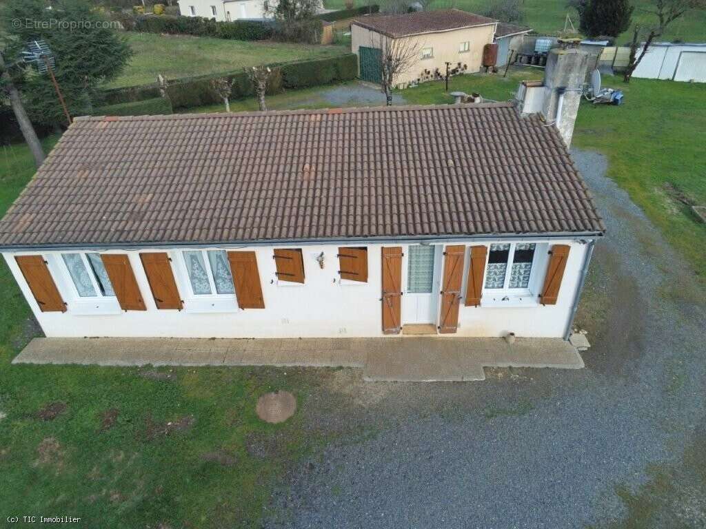 Maison à RUFFEC