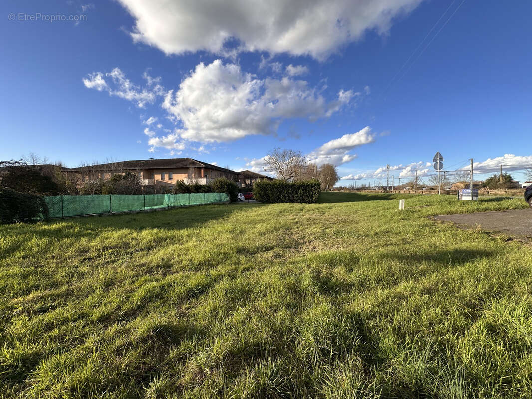 SAINT-JORY : Terrain plat viabilisé - photo 2