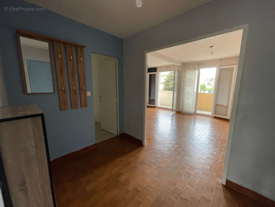 Montpellier Sud, avenue de Maurin, T4 de 83,08 m2 avec balcon, cellier et parking extérieur - photo 8