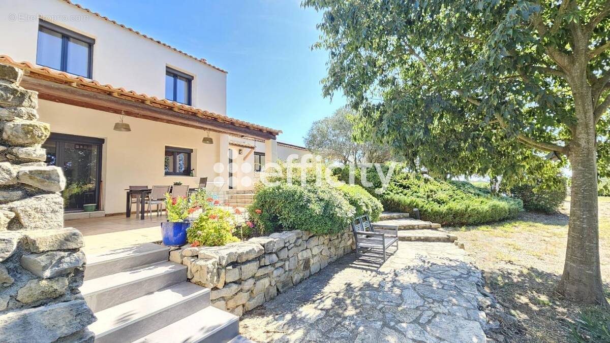 Maison à MONTAGNAC