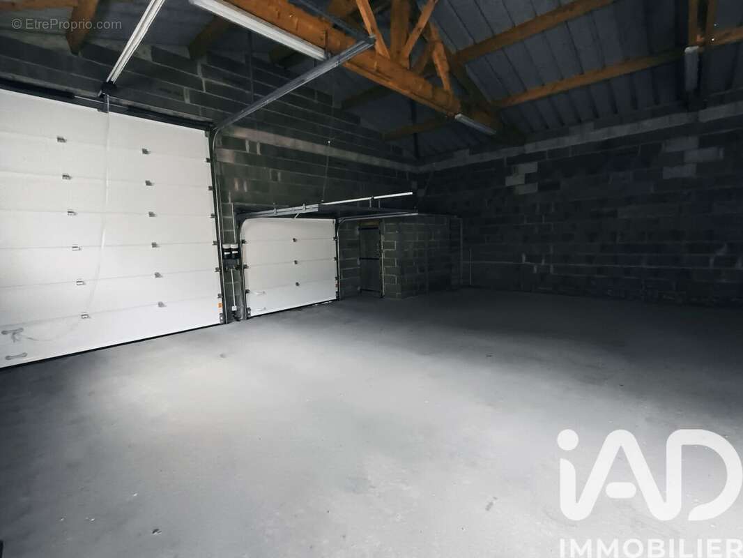 Maison 90 m² à Le Puy-Notre-Dame  - photo 2