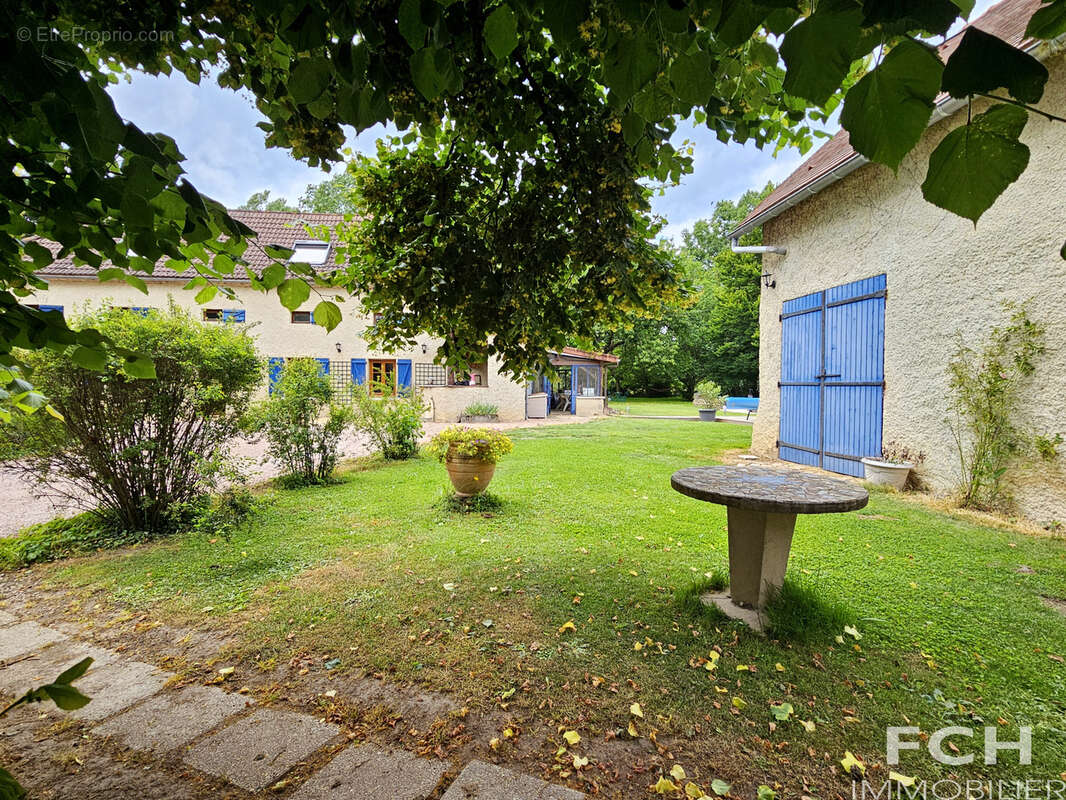 Maison à SAINT-PRIEST-BRAMEFANT