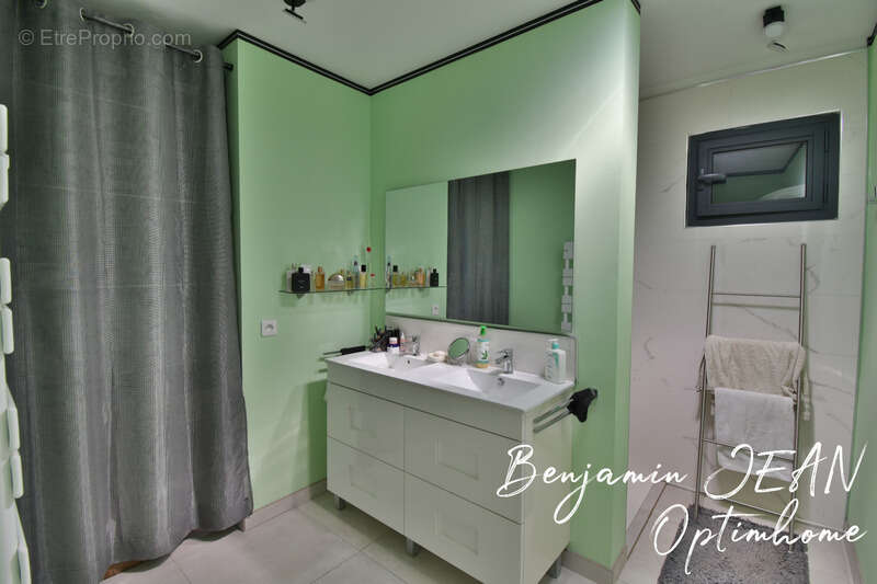 Maison à NISSAN-LEZ-ENSERUNE