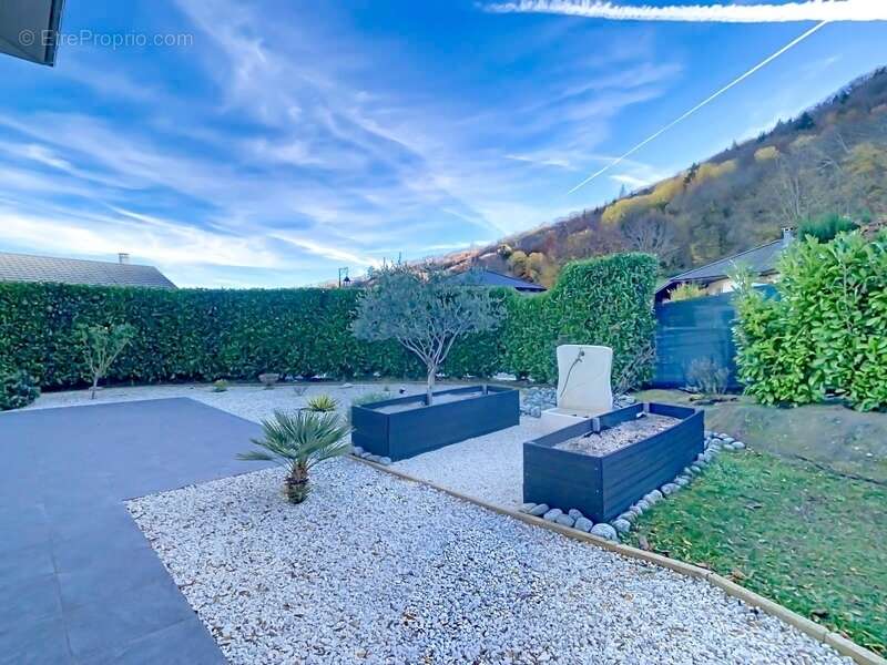 Maison à MONNETIER-MORNEX