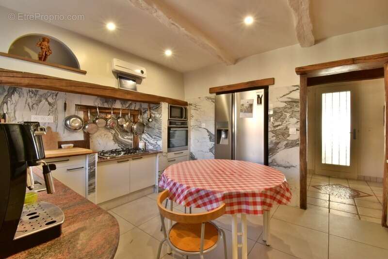Propriété de 210 m² avec appartement indépendant, 1,65 ha de terrain et dépendances - photo 5