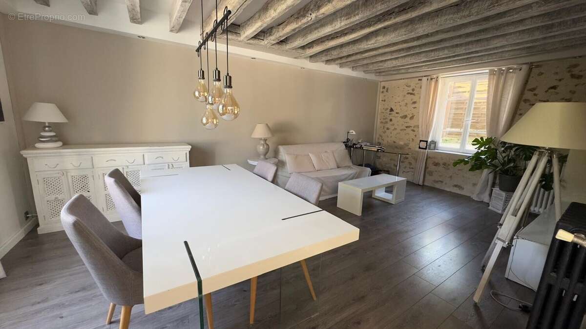 Maison à BRUYERES-LE-CHATEL