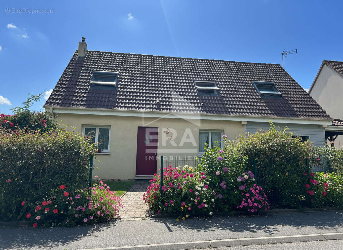 Maison à ESTREELLES