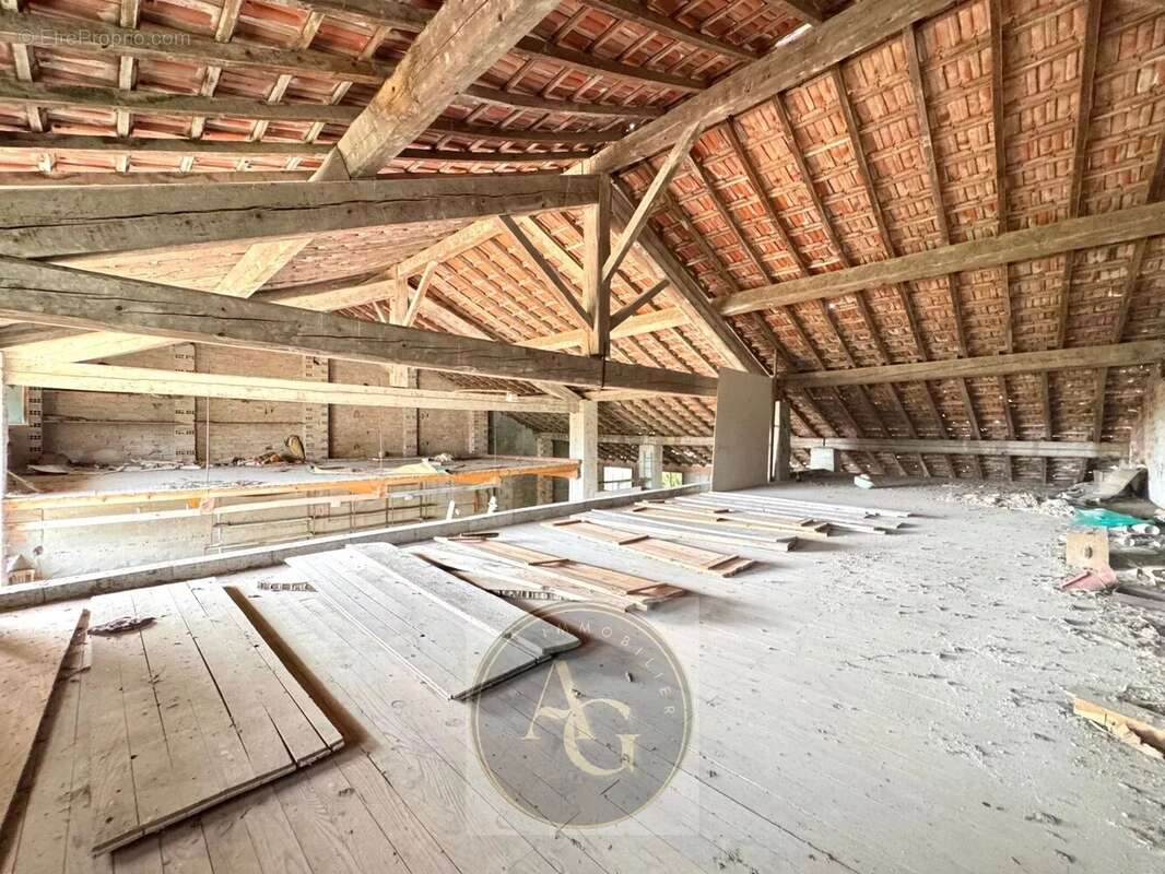 Grange et hangar à Castelnaudary, idéal création de plusieurs lots - photo 8