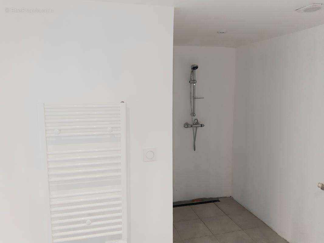 Maison 140 m² à Charnat  - photo 13