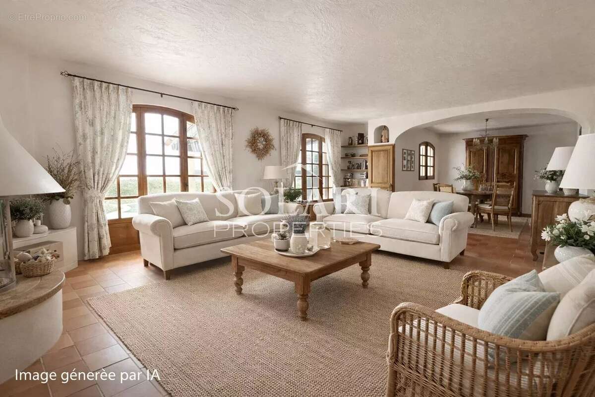 Maison à MANDELIEU-LA-NAPOULE