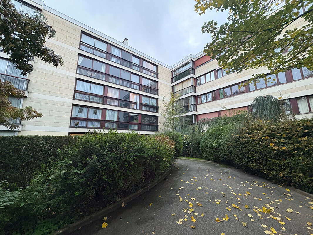 Appartement à FONTENAY-LE-FLEURY