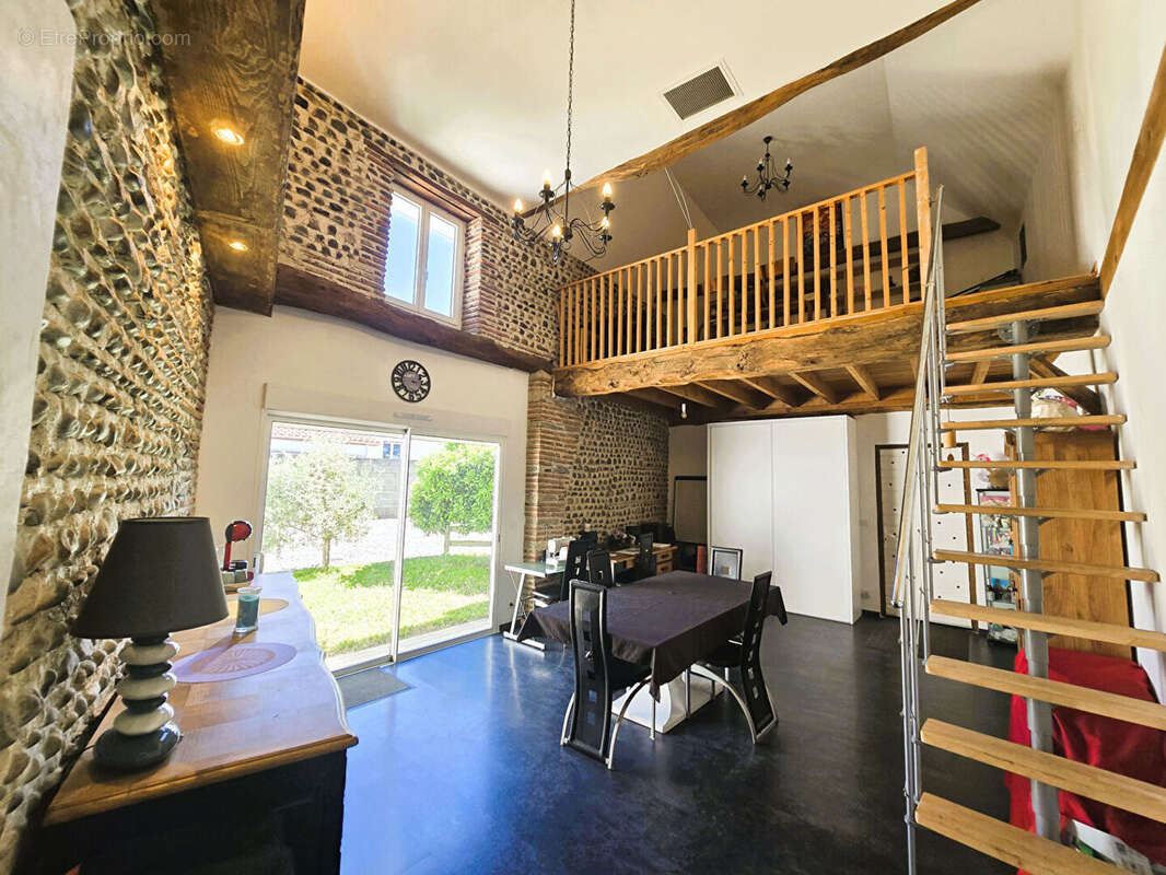 Maison à UZAN