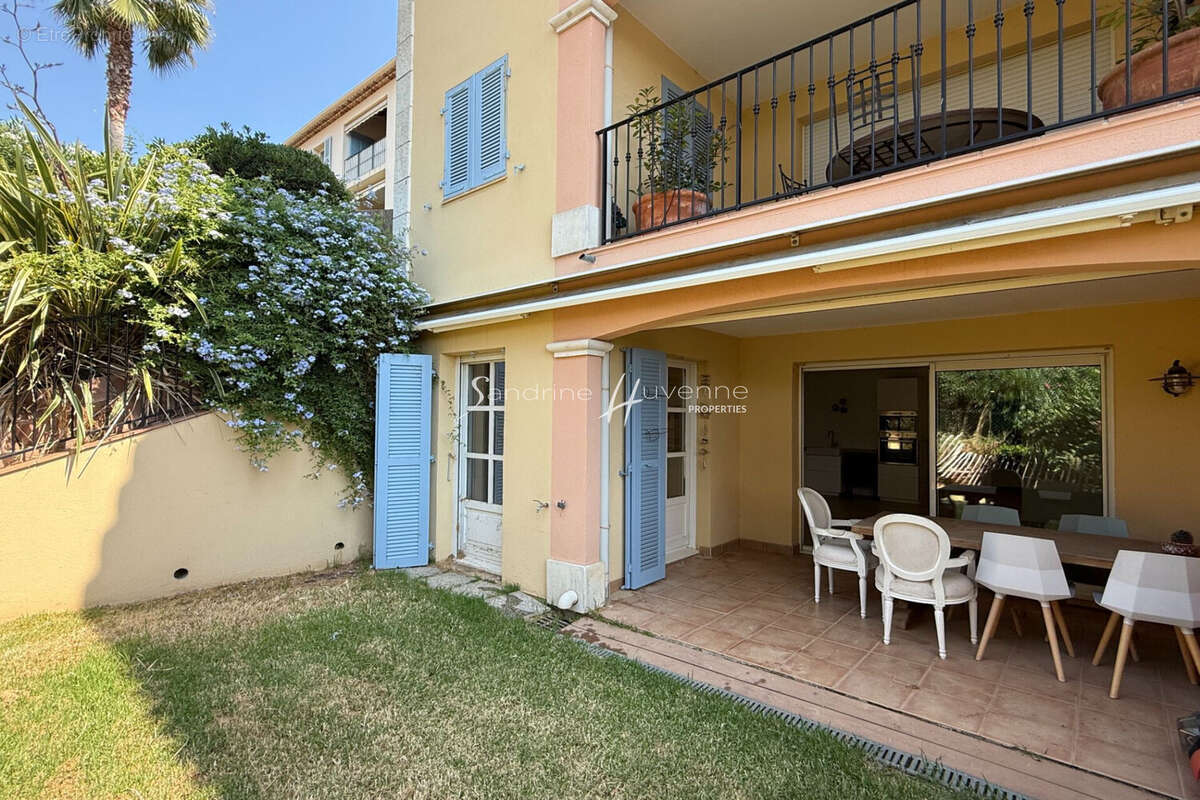 Appartement à LA CROIX-VALMER