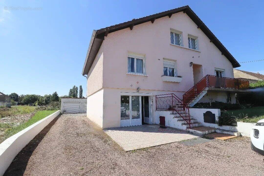 Maison à AUXONNE