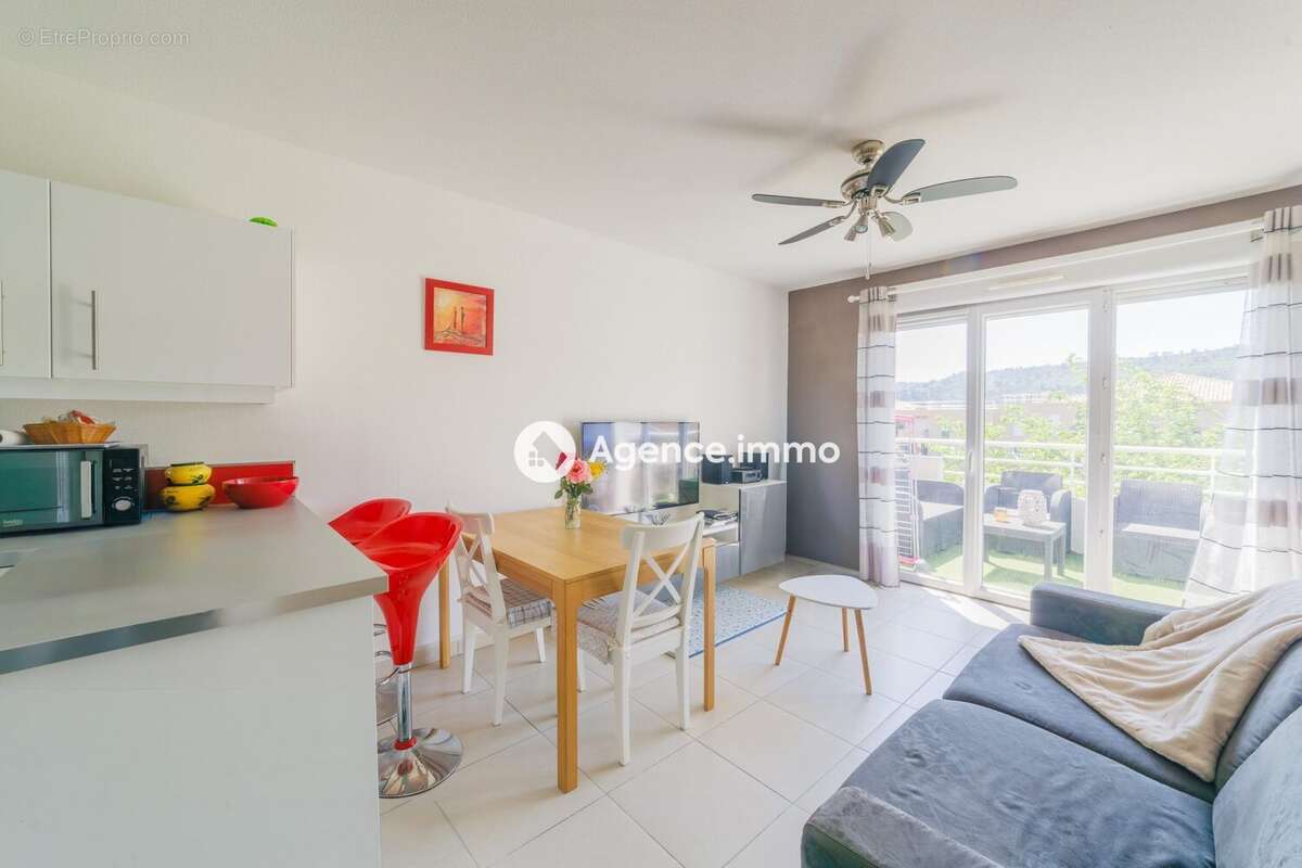 Appartement à LE LUC