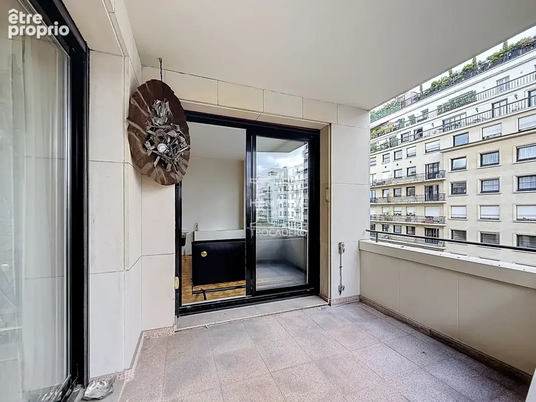 Paris xvi • trocadéro  grand balcon en étage élevé - photo 8