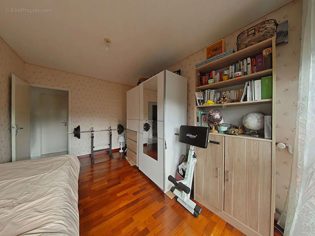 Appartement à FONTENAY-LE-FLEURY