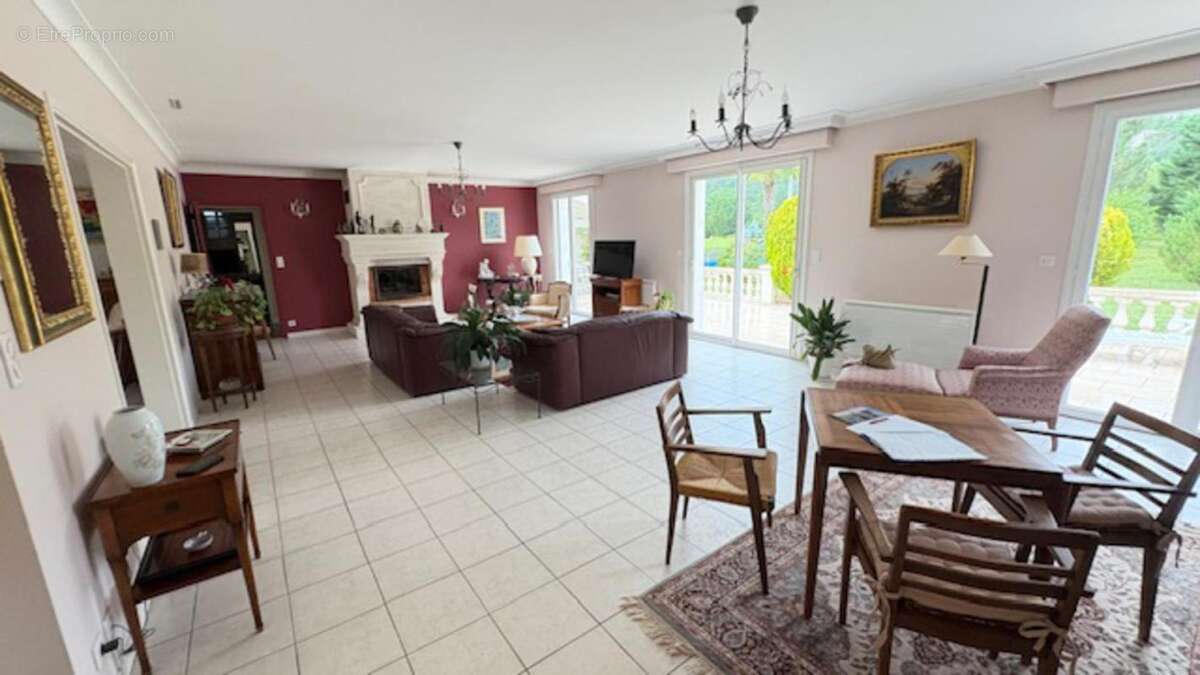 Maison 430 m² à Albi  - photo 4