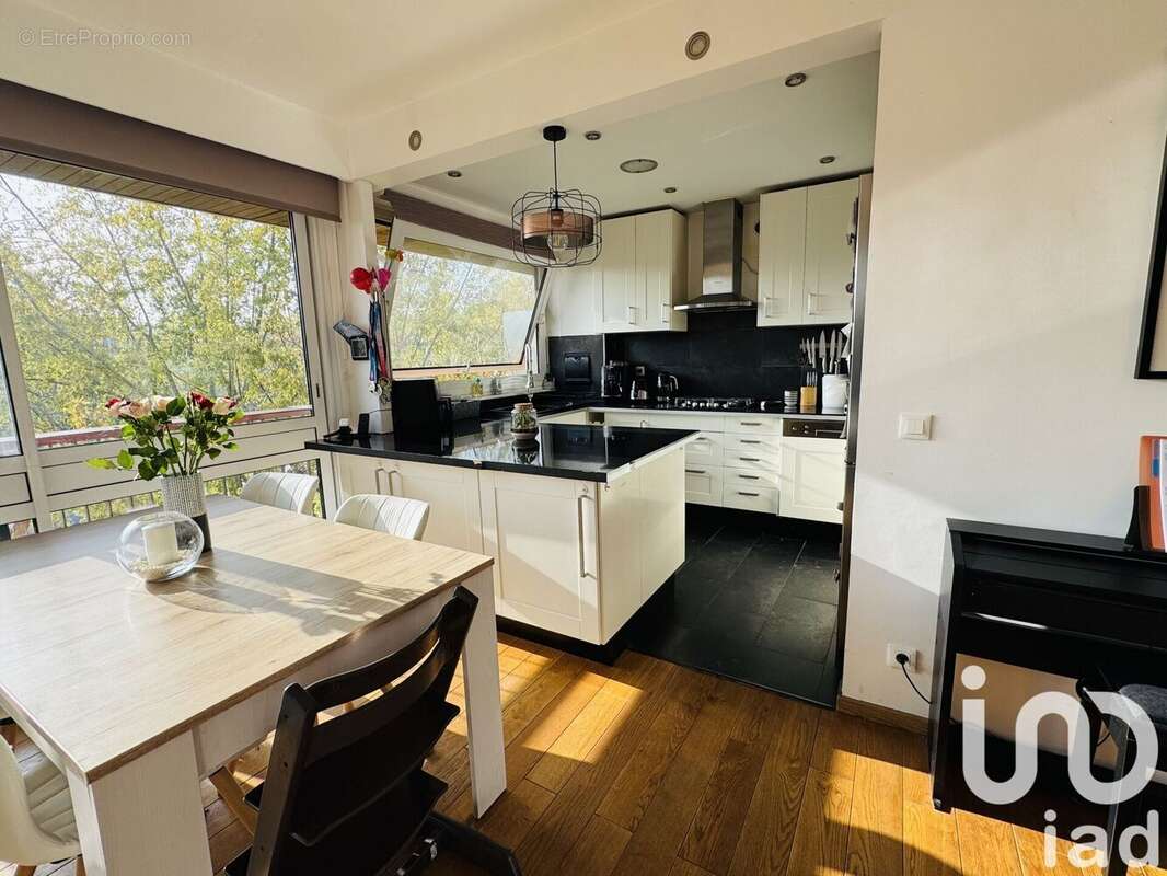 Photo 6 - Appartement à LA CELLE-SAINT-CLOUD