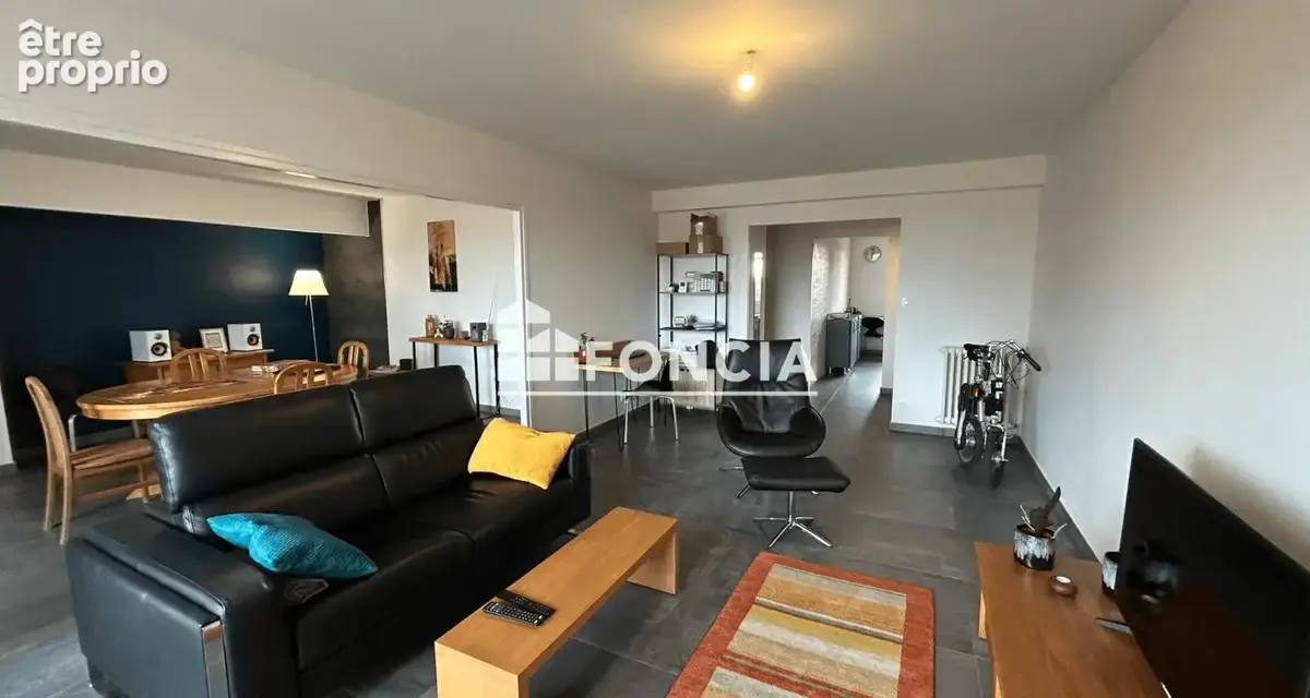 Appartement rénové de type 3/4 avec cave en sous-sol, proche des commerces et services - photo 5