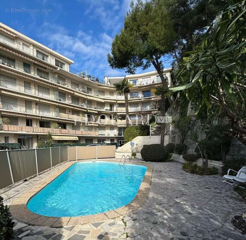 Appartement à ROQUEBRUNE-CAP-MARTIN