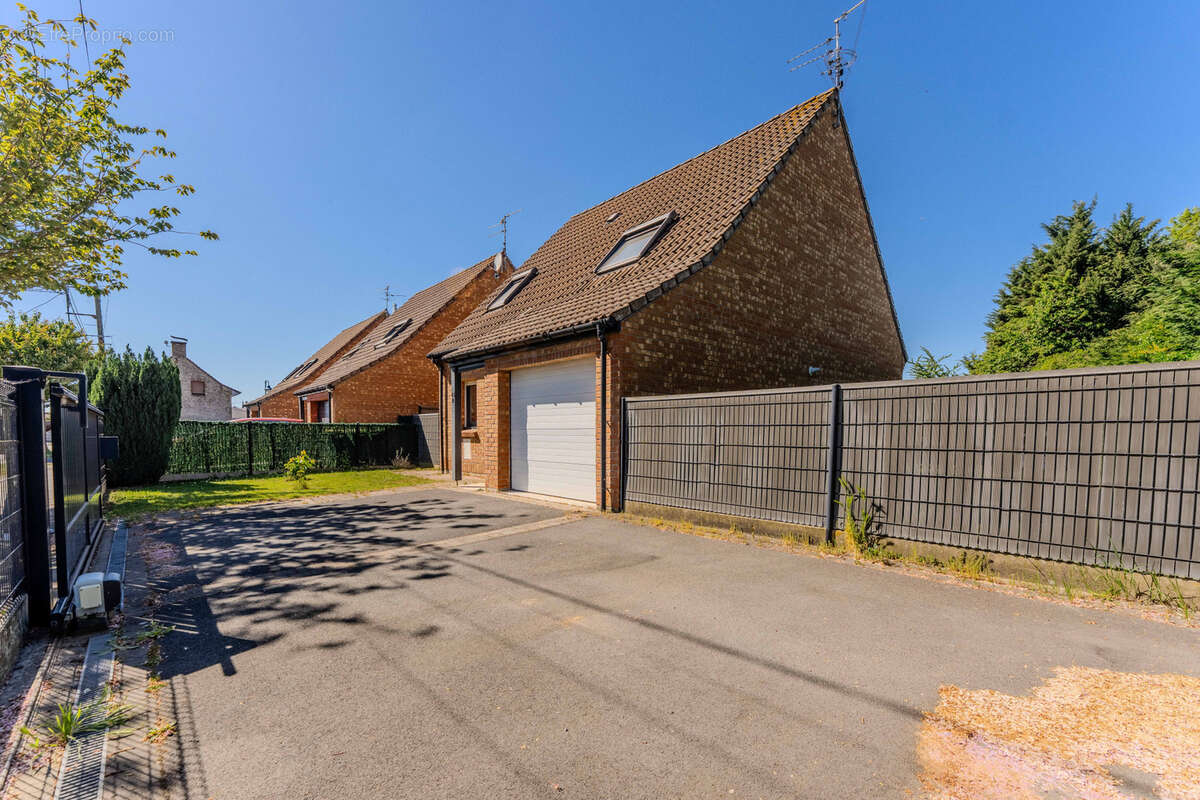 Maison à PROVIN