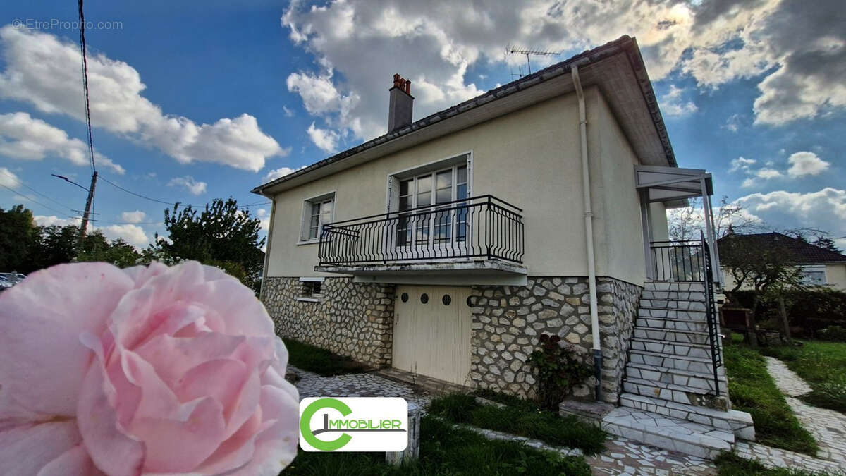 Maison à VIBRAYE