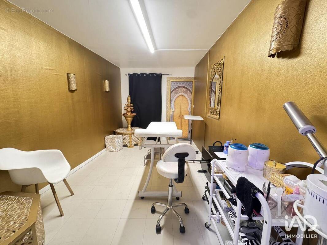 Photo 1 - Commerce à BEAUZELLE