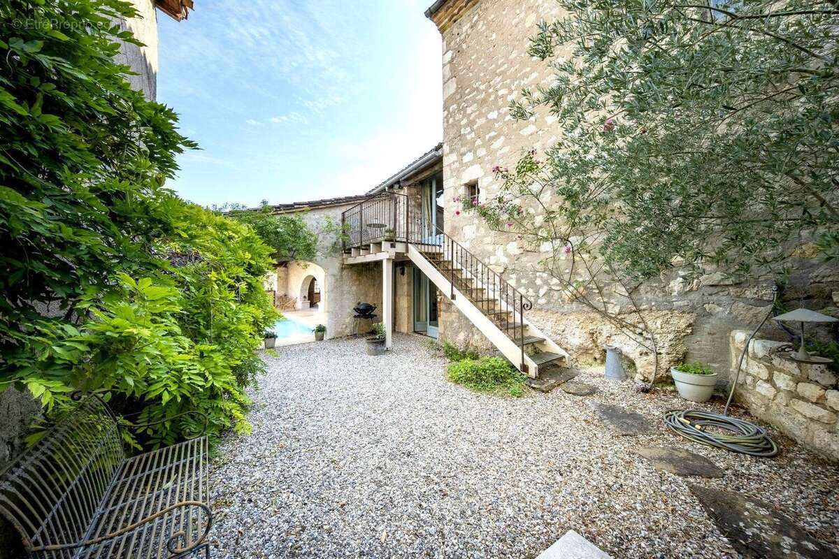 Maison de village d'exception, avec piscine à 5 min. de Cahuzac-sur-Vère - photo 9